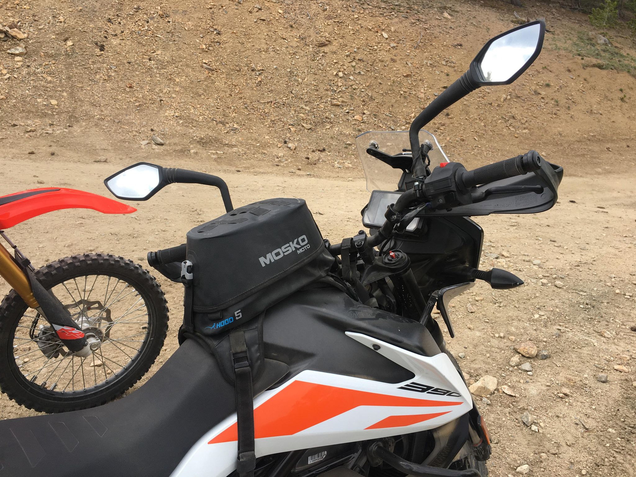 ktm390__hood.jpg