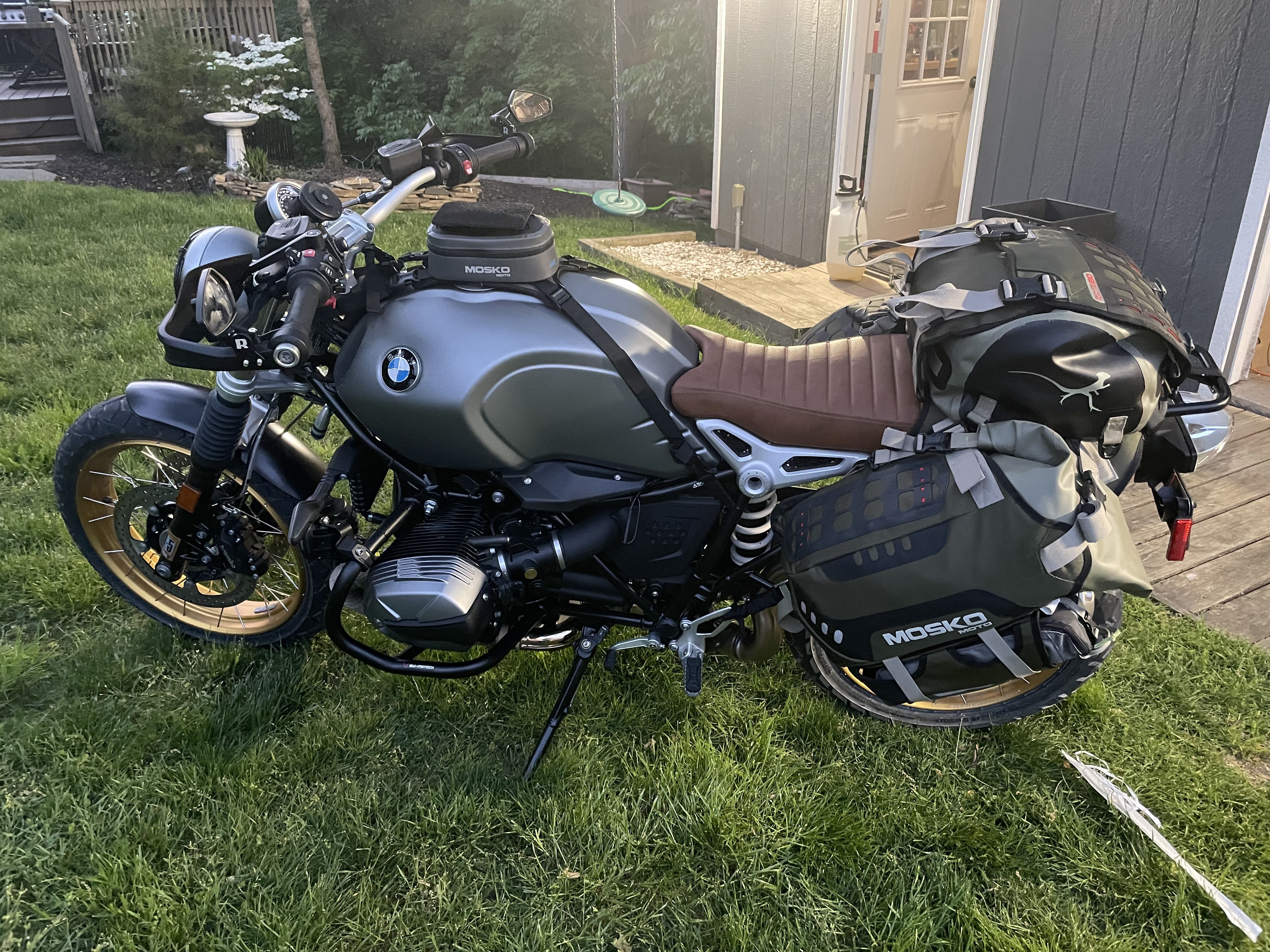 Moto deals bmw r9t