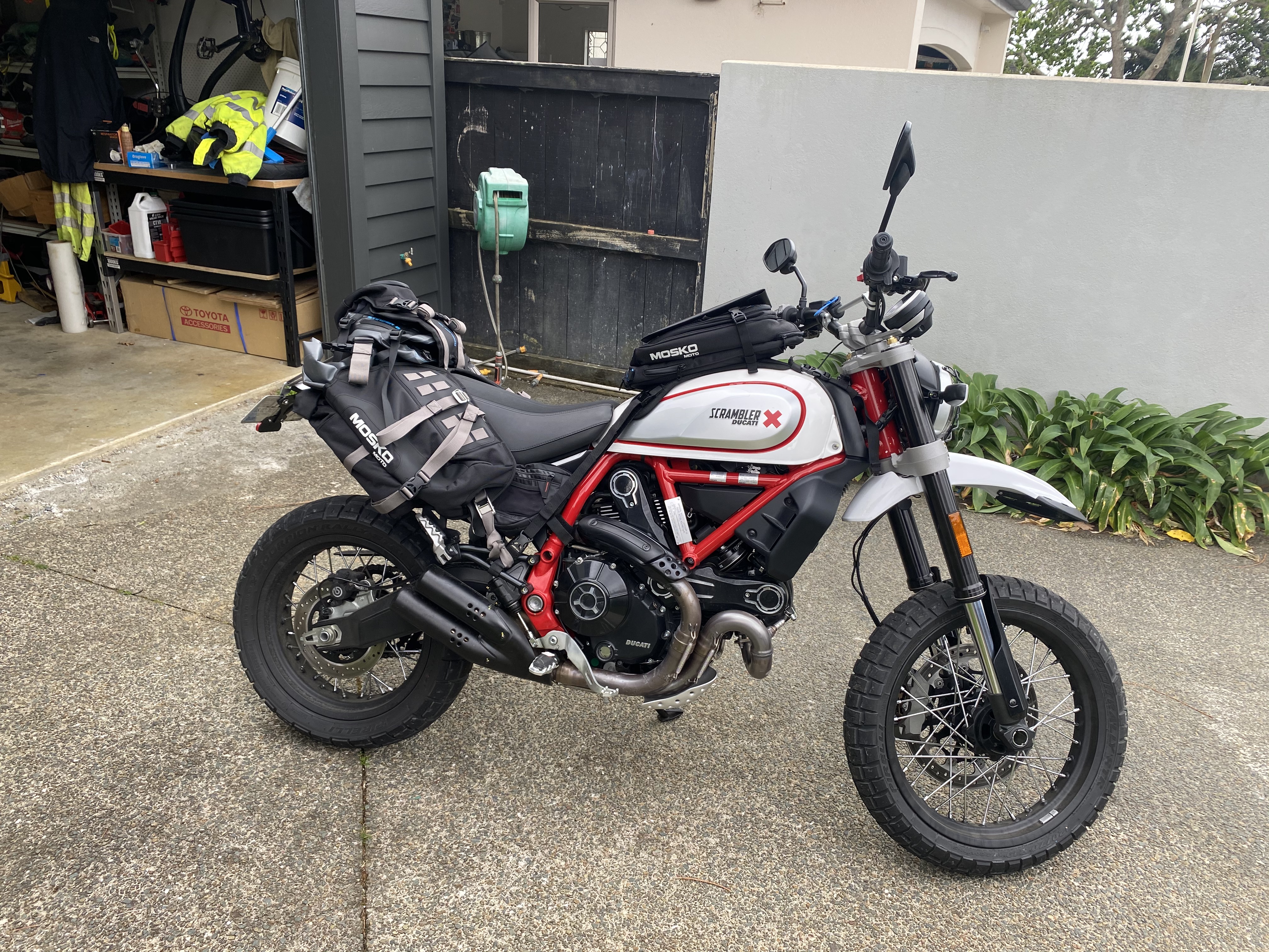 Ducati_Desert_Sled_R40_Nomax_01.jpeg